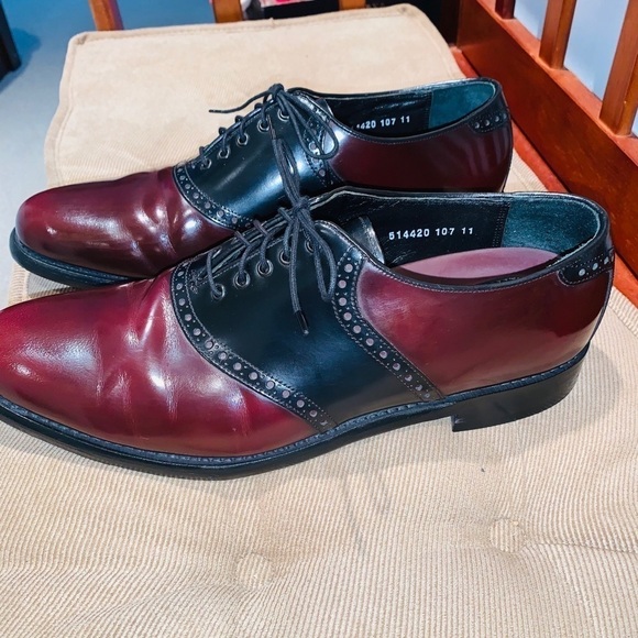 Florsheim Other - Florsheim Two Tone Plane Toe Oxfords.  L3